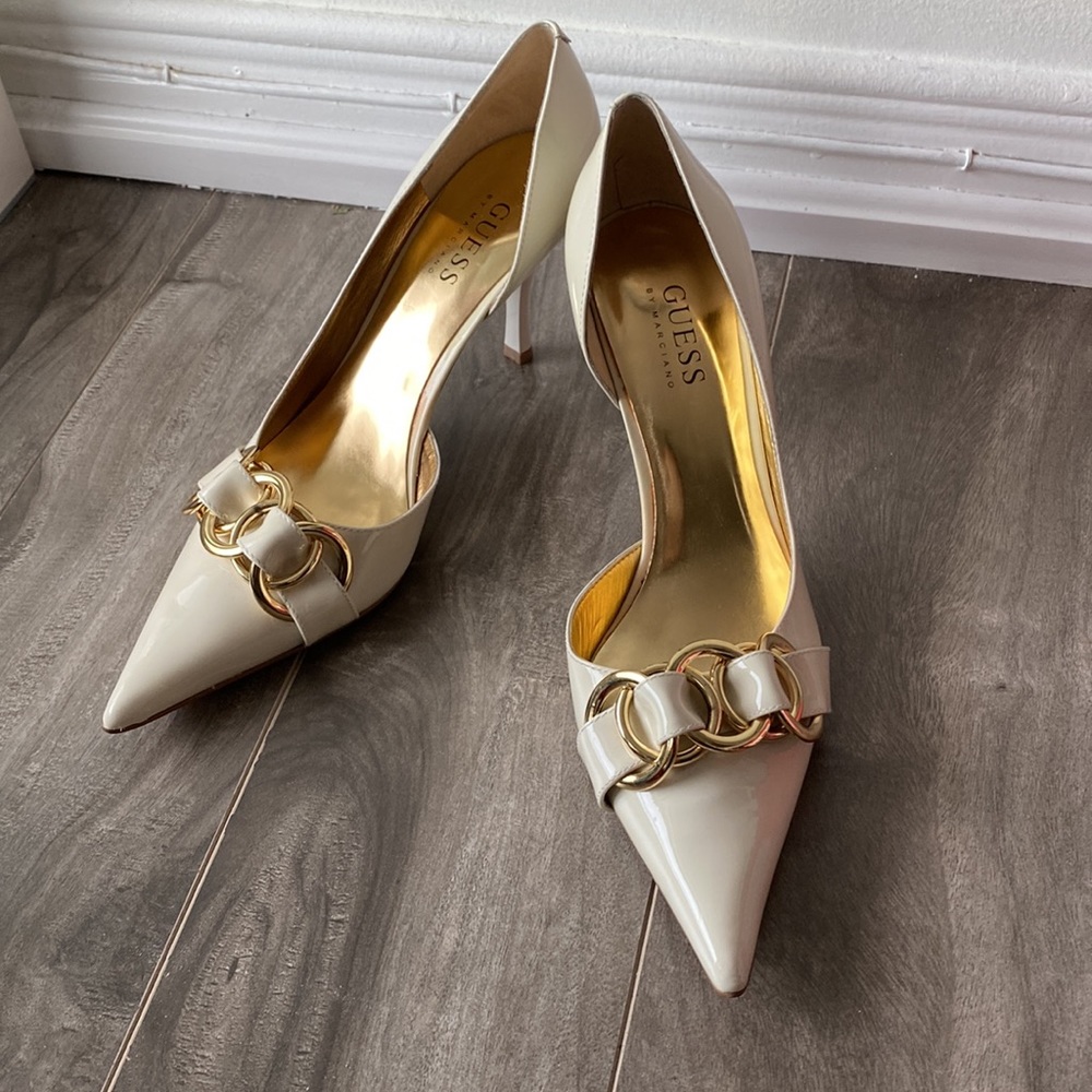 Women’s Guess by Marciano Fortuna ivory heels